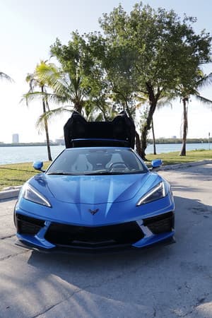 2025-corvette-stingray-white-interior