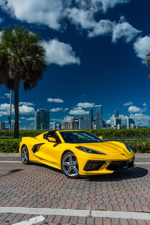 chevrolet-corvette-coupe-yellowblack