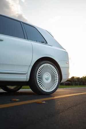 custom-rr-cullinan-tiffany-blue