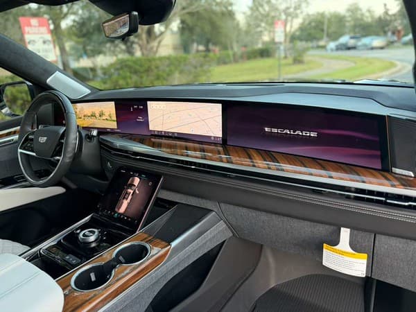 escalade-esv-sport-platinum-2025
