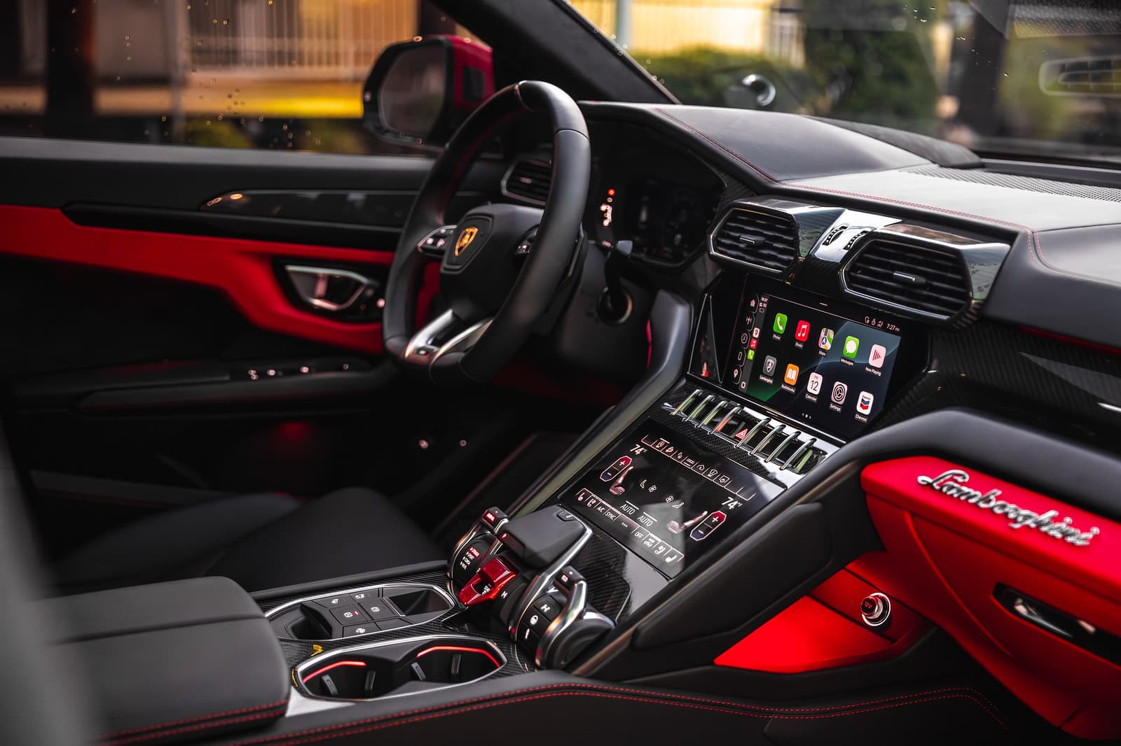 lamborghini-urus-s