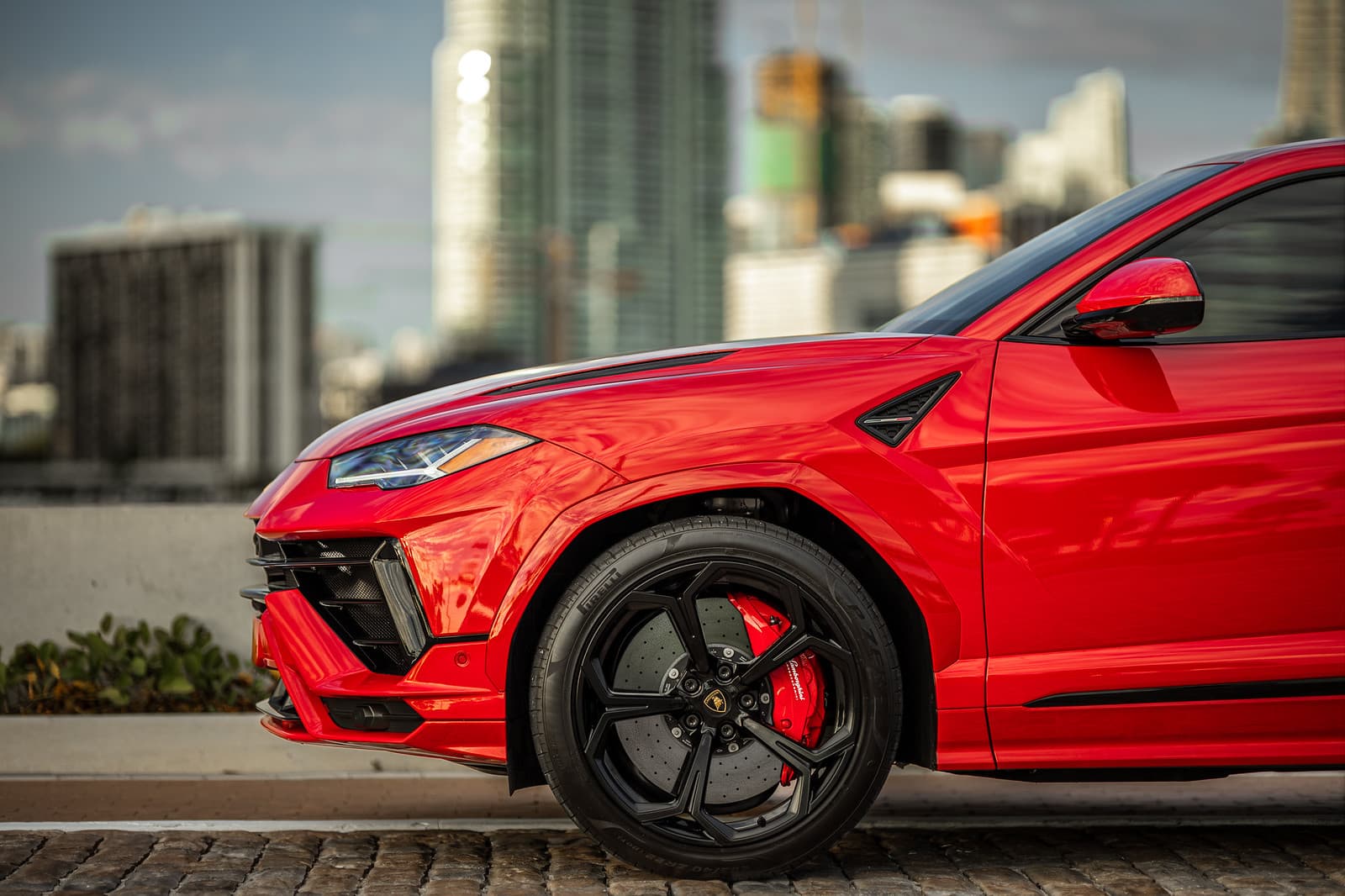 lamborghini-urus-s