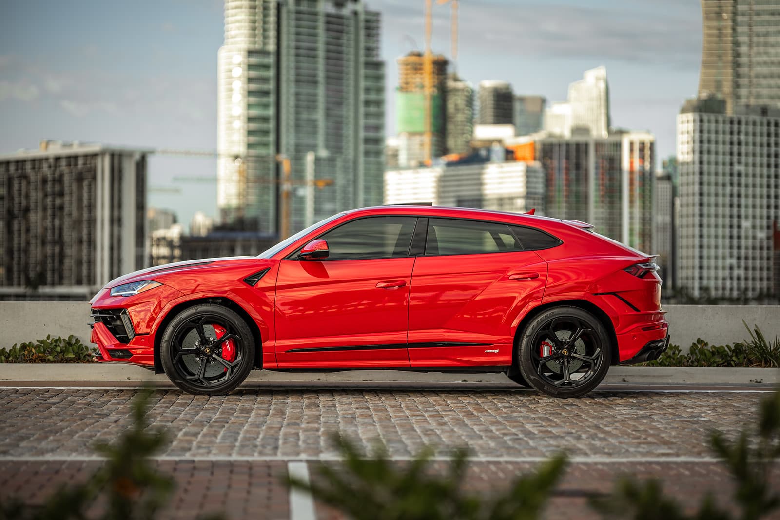 lamborghini-urus-s