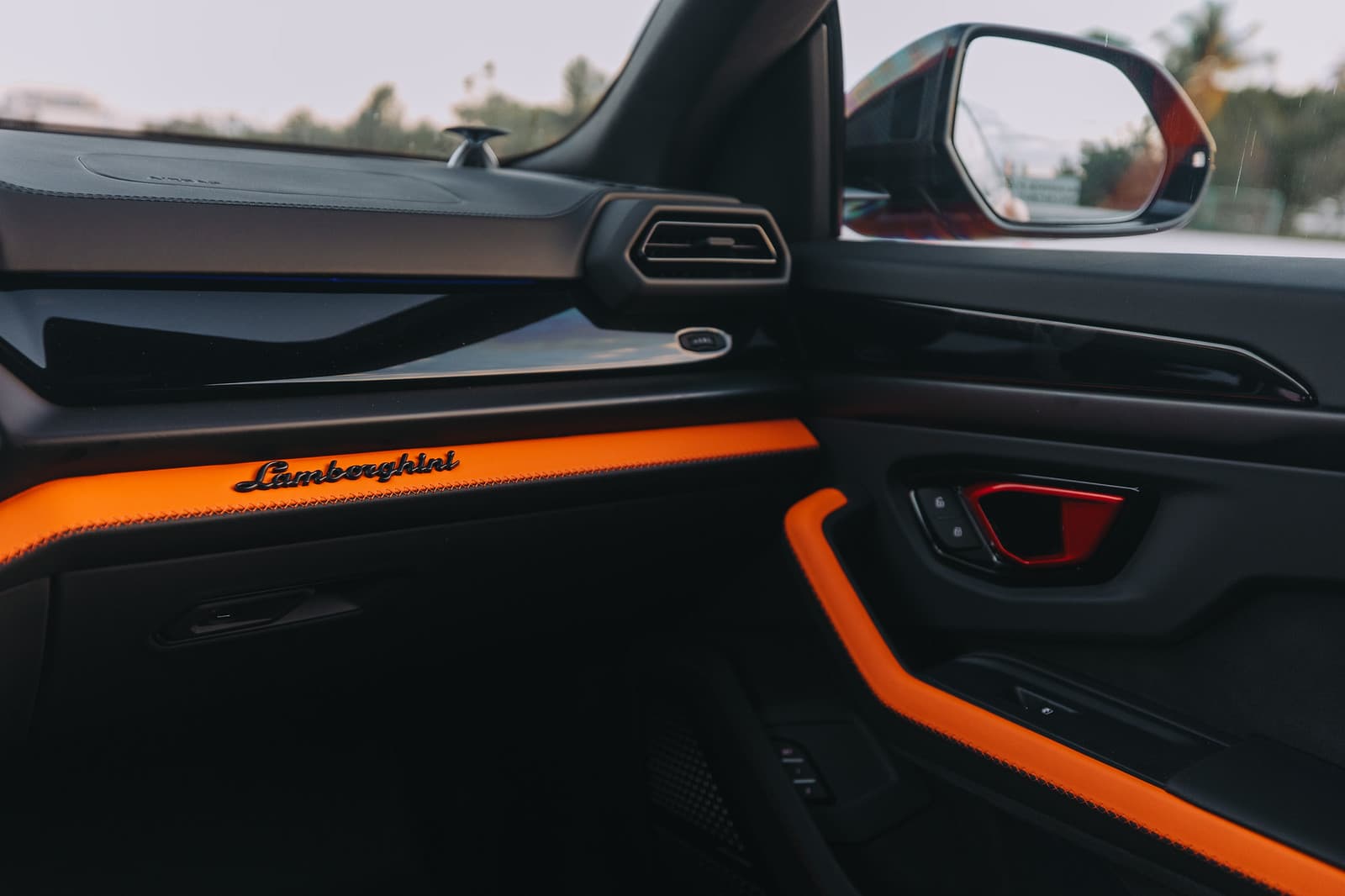 lamborghini-urus-se-2026