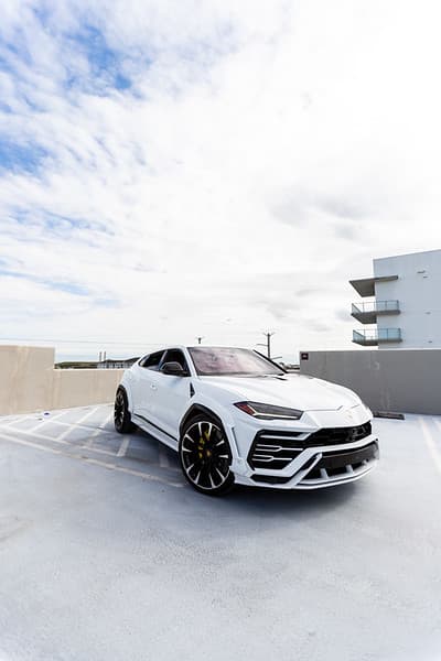 lamborghini-urus-wide-body
