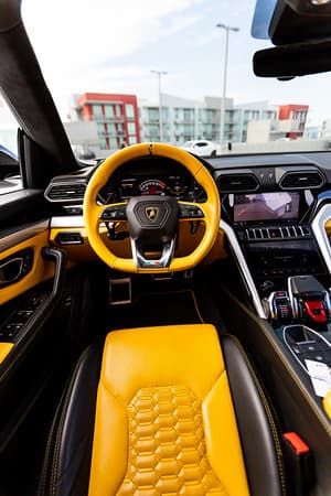 lamborghini-urus-wide-body