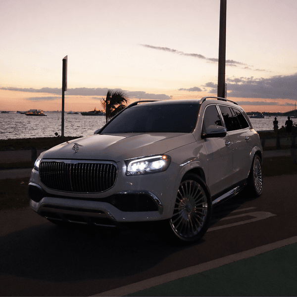 maybach-gls600-with-stars-white