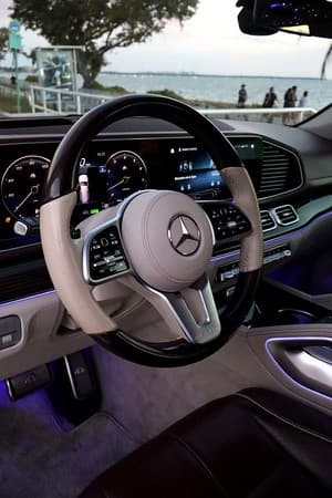 maybach-gls600-with-stars-white
