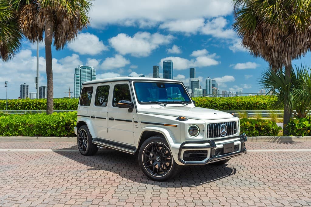 mercedes-benz-g63-amg-whitered