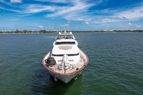 110ft-maiora-yacht