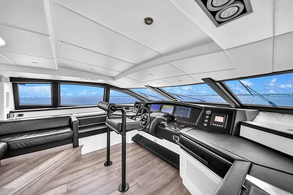 130ft-azimut-infinity-w-jacuzzi