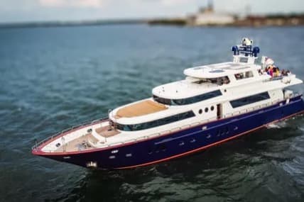 135ft-w-jacuzzi