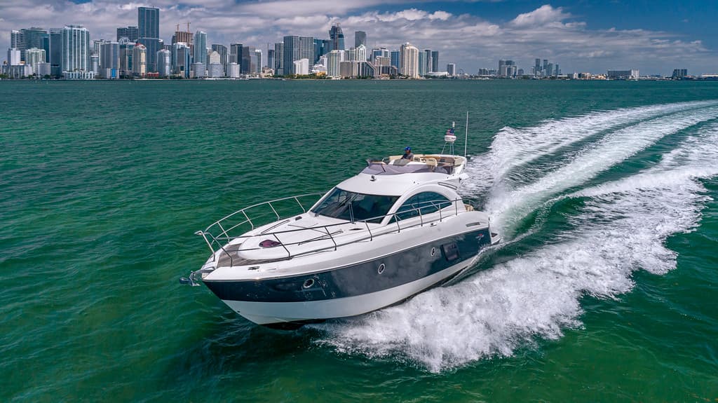 52ft-the-ark-flybridge-yacht