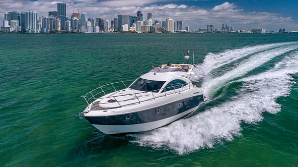 52ft-the-ark-flybridge-yacht