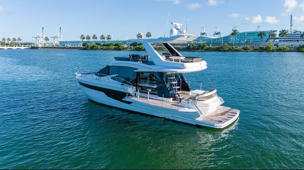 53ft-2023-galeon-yacht