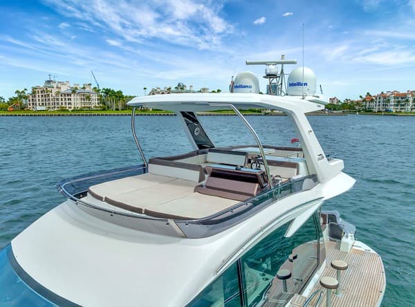 53ft-2023-galeon-yacht