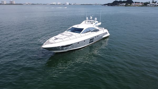 63ft-life-is-great-yacht