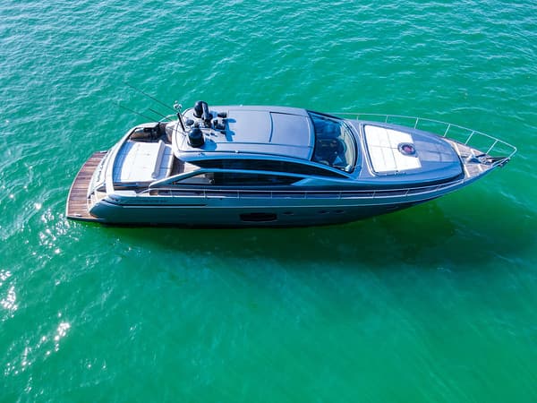 63ft-pershing-finstar-yacht