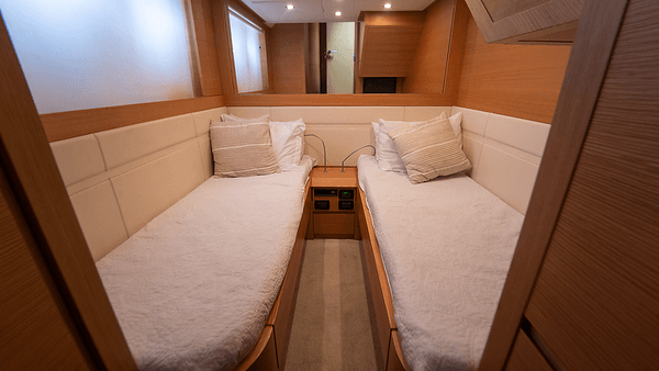 64ft-pershing-wind