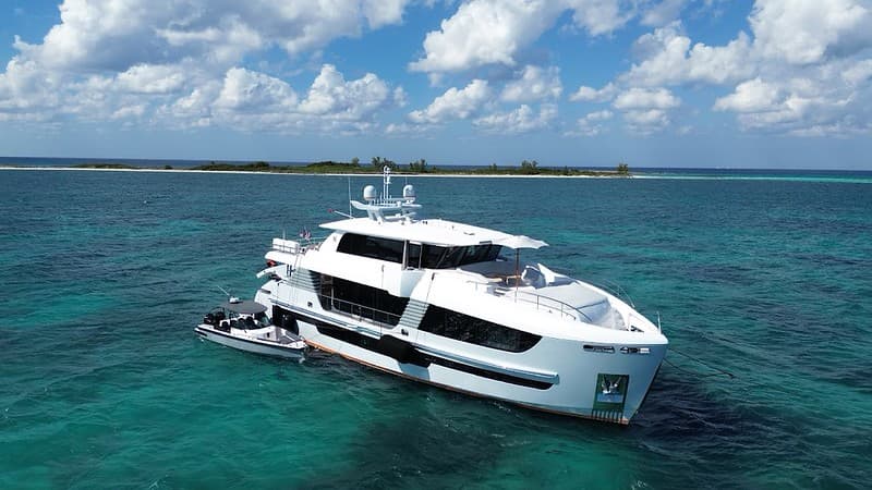 92ft-hargave-mega-yacht