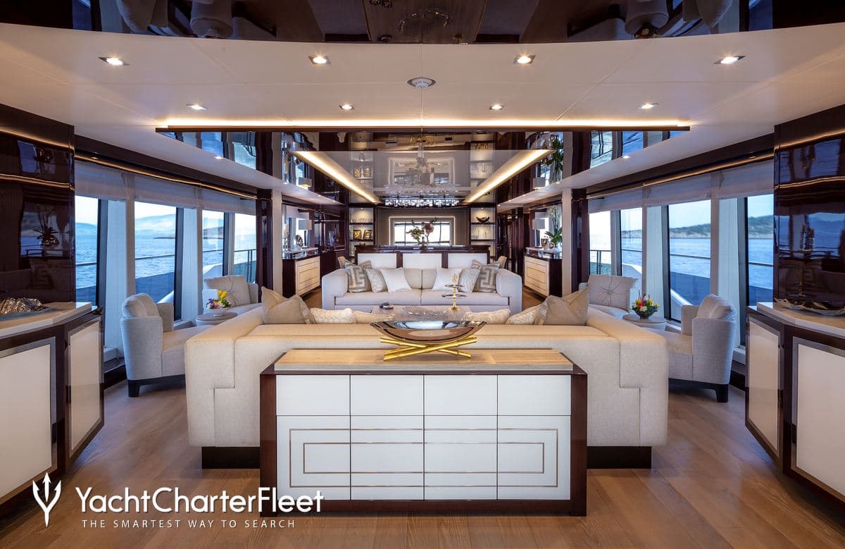 AQUA LIBRA — interior